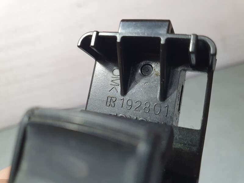 SIN REF WINDOW REGULATOR SWITCH REAR RIGHT TOYOTA AURIS ACTIVE 2012 4665974
