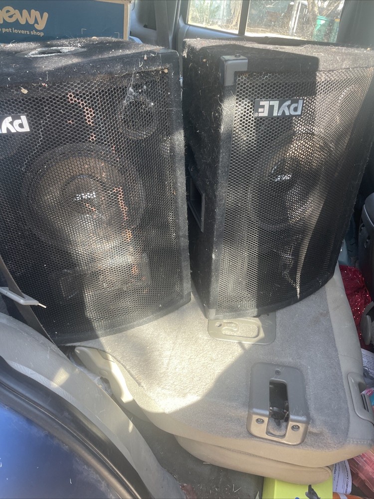 Dj Speakers And turntable