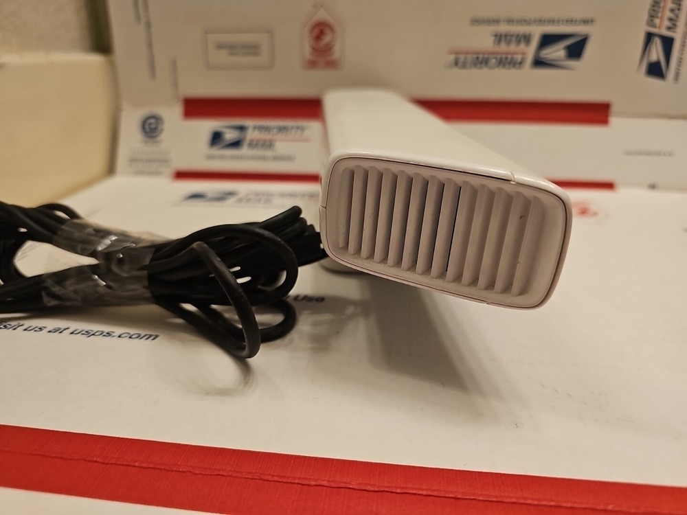 Xbox 360 - Kinect Sensor White Bar Only Camera Motion OEM Microsoft #111