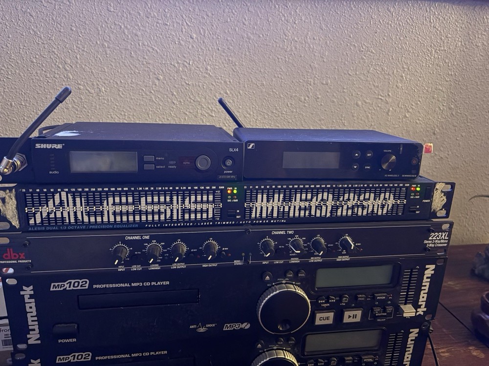 Alesis M-EQ 230 Dual 1/3 Octave Precision Equalizer