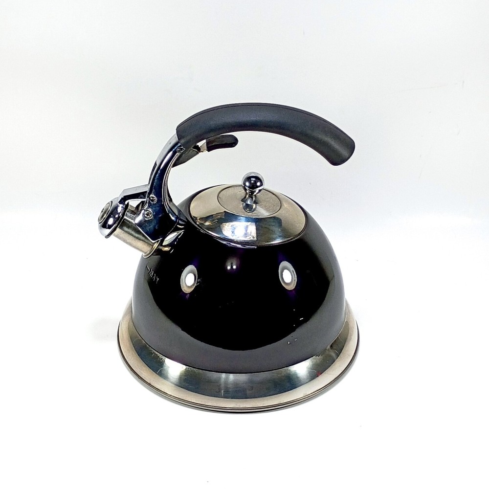 il Mulino Whistling Kettle 2.5 Quart Black And Silver