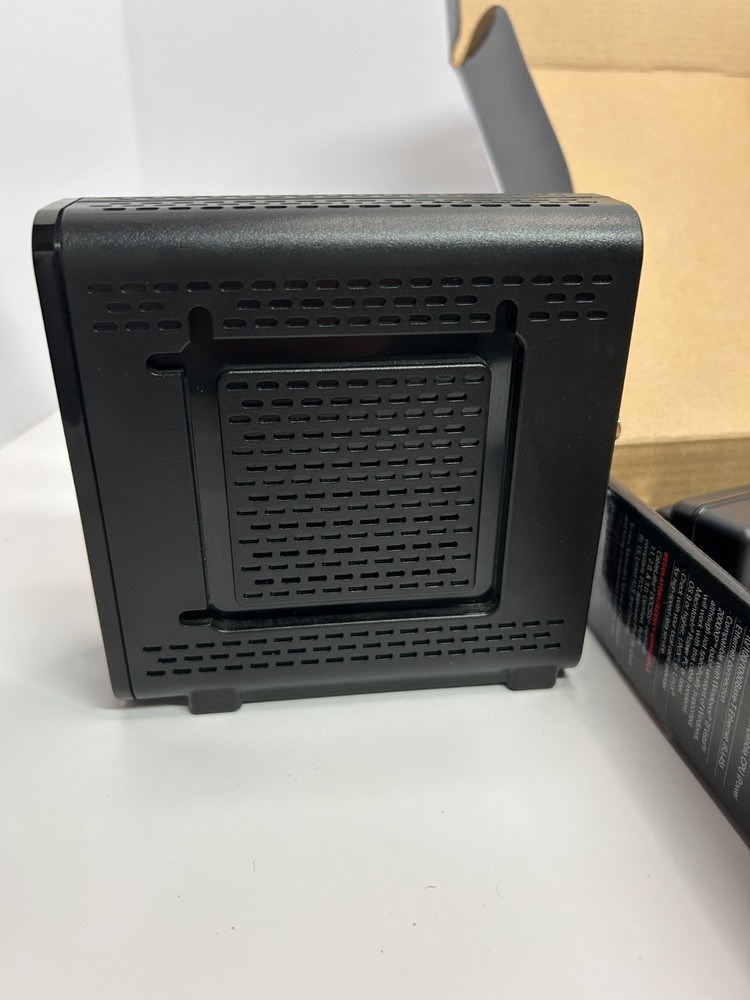 Motorola SURFboard SB6121 Cable Modem - Open Box, Tested and working. Excellent