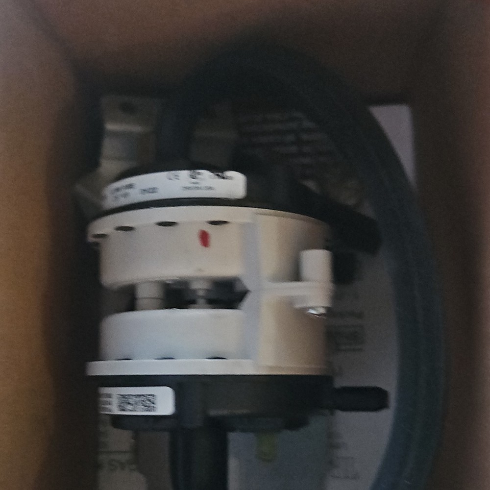 14T64 Pressure Switch