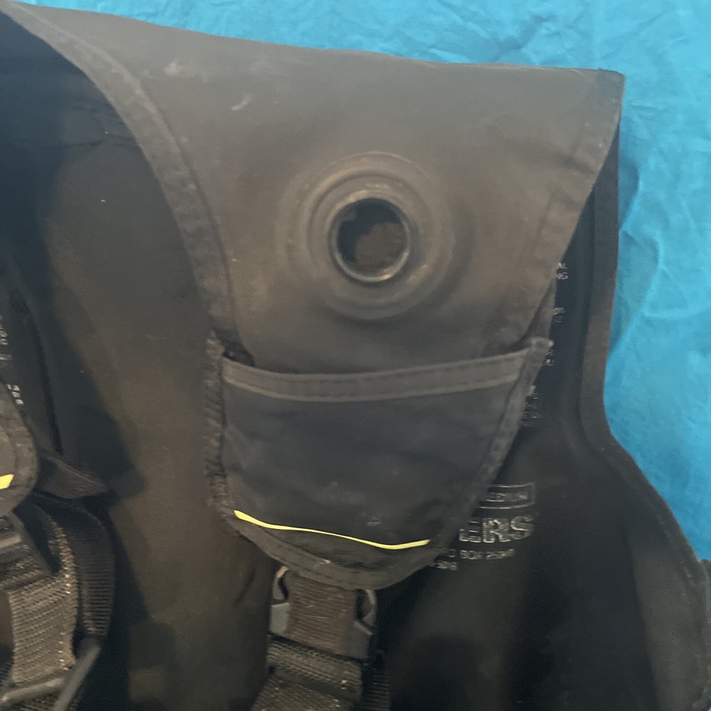 US Divers Cousteau Size Medium Bouyancy Compensation Vest Aqua-Lung