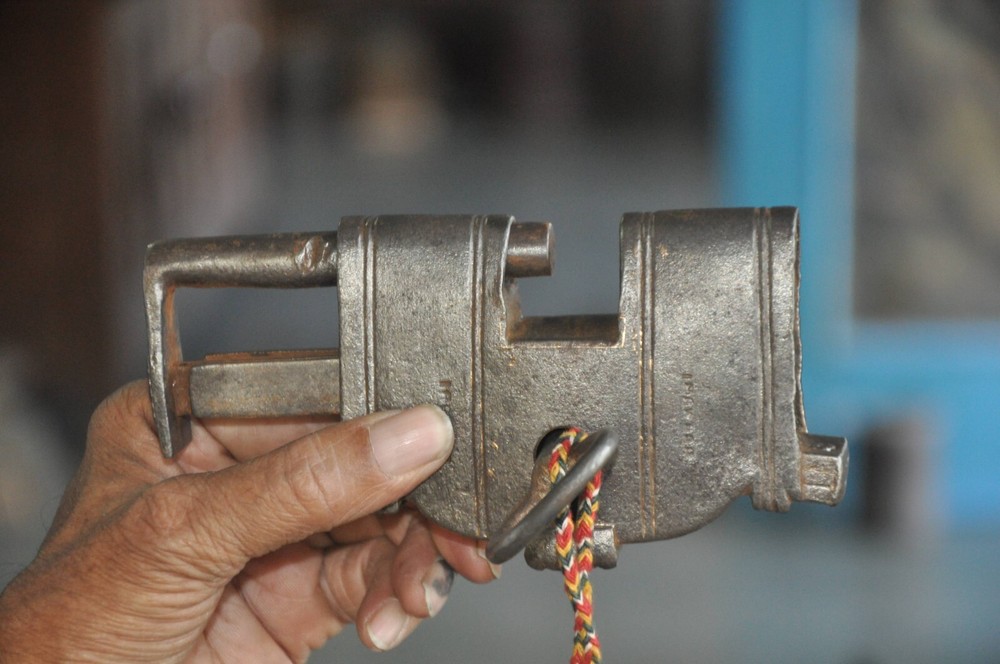 Vintage Unique Solid Lines Engraved Iron Handcrafted Padlock, Nice Patina