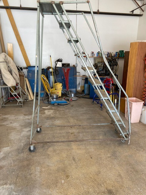9 step steel rolling warehouse ladder