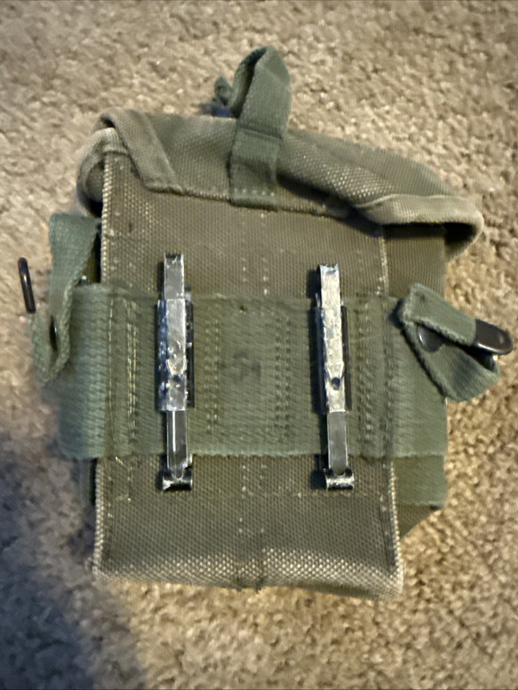 VIETNAM ERA SMALL ARMS POUCH