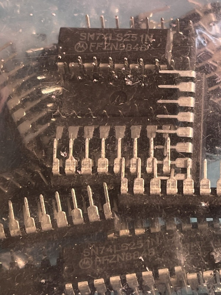 SN74LS251 (15 Pcs)national