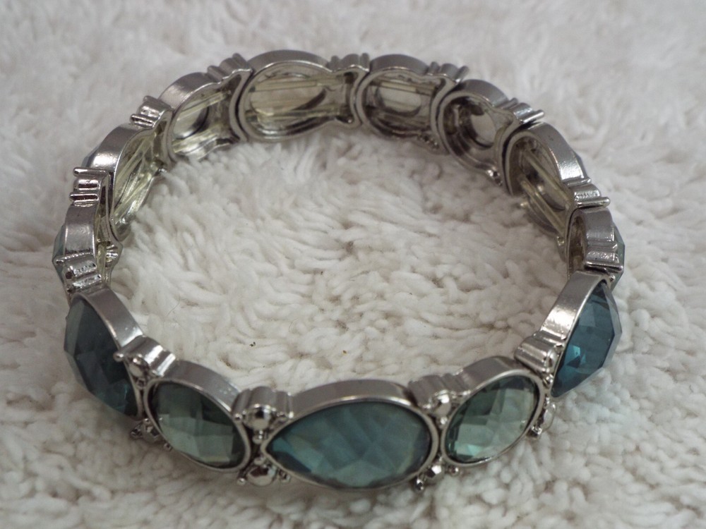 Silvertone Teal Bead Stretch Bracelet (A56)