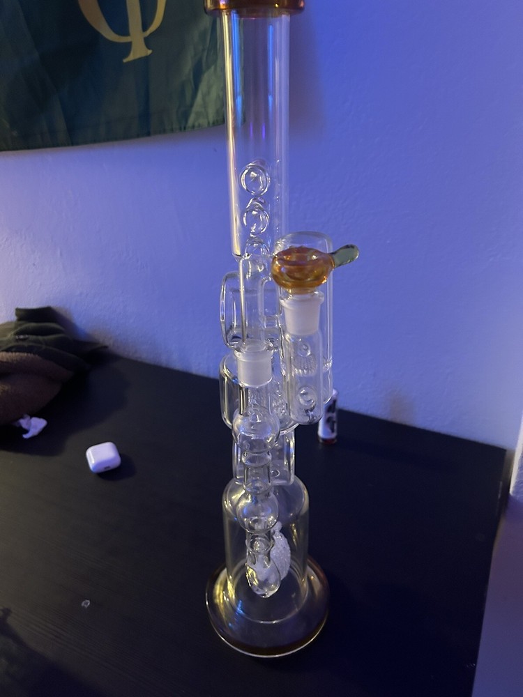 glass bong smoking water pipe