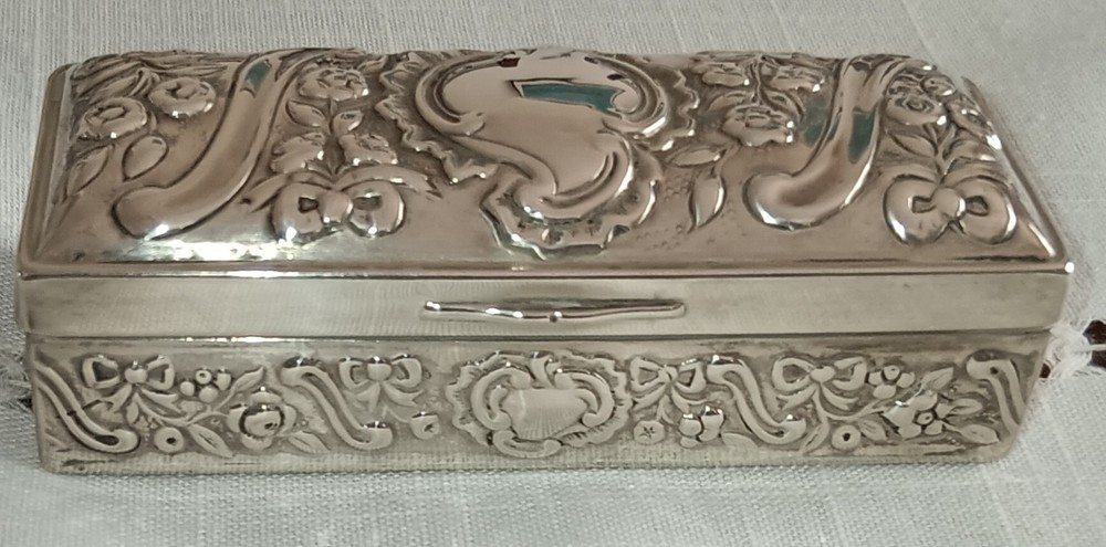 1901 William Comyns Silver Ring Box