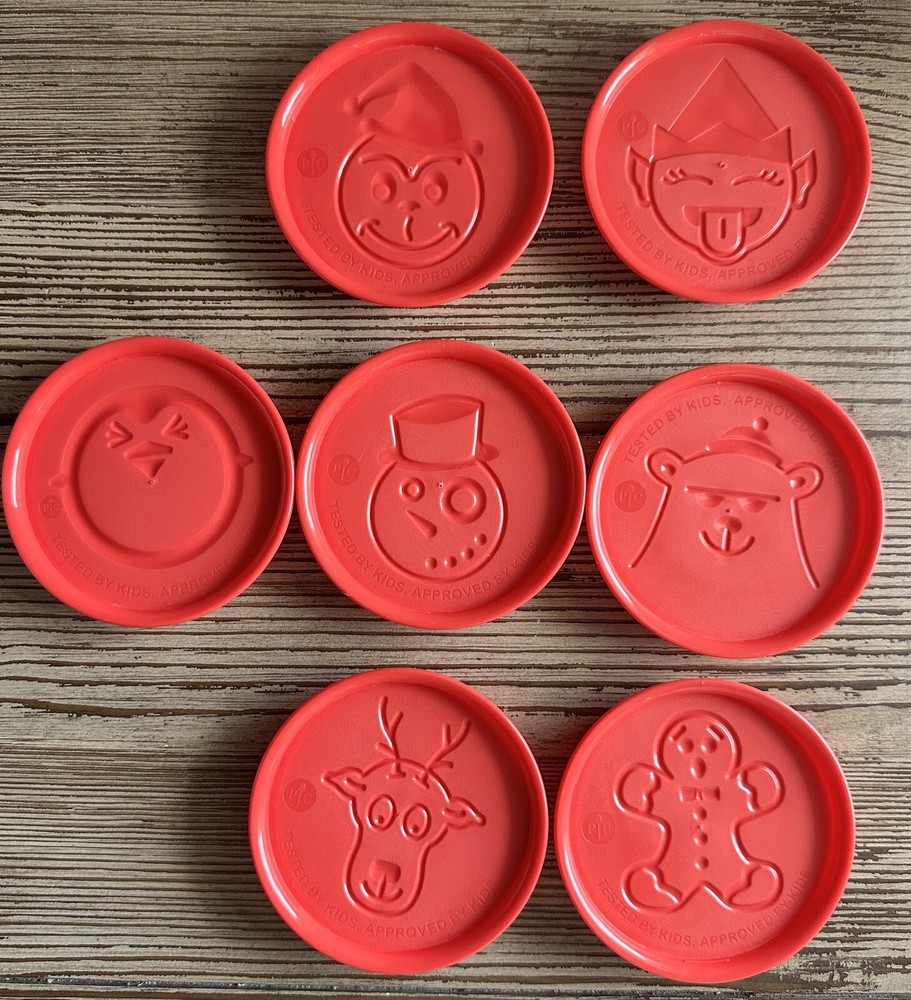 Pampered Stackable 7 Piece Plastic Christmas Cookie Cutter Set