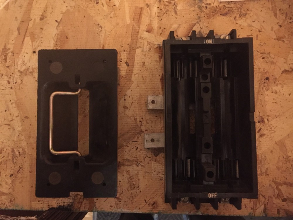 SQUARE D FSP 100AMP MAIN FUSE BLOCK AND FUSE PULLOUT