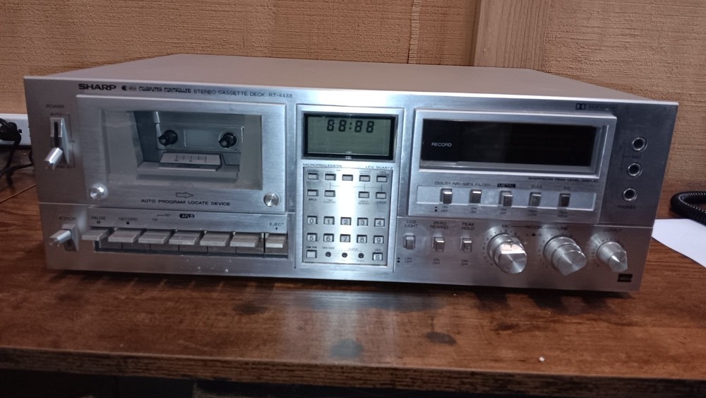 SHARP RT-4488 COMPUTER CONTROLLED CASSETTE DECK PLAYER