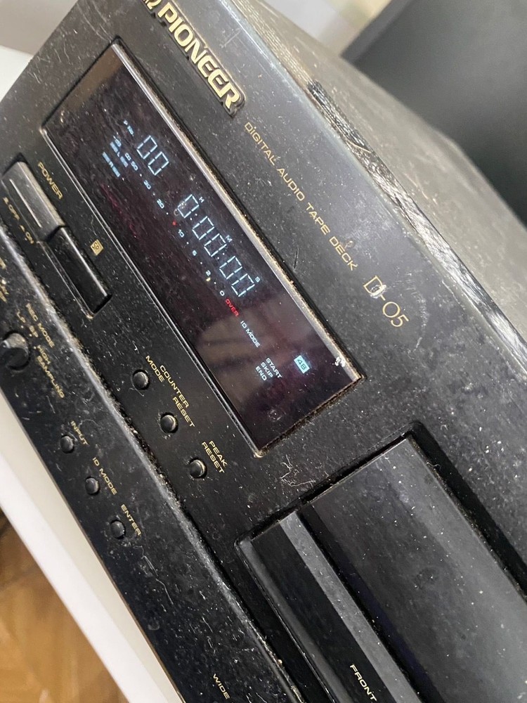 DAT Deck D-05 Digital Audio Tape Recorder