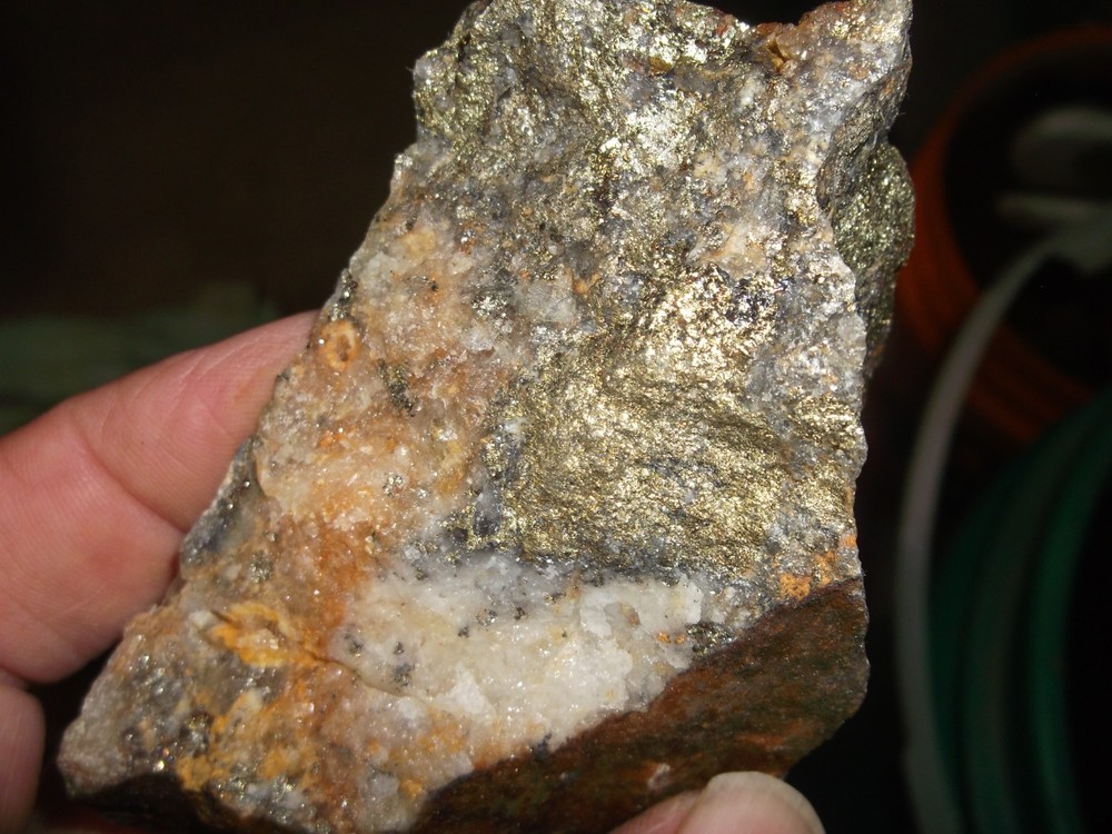 Gold, silver, copper, 318 grams samples ,ore high grade .