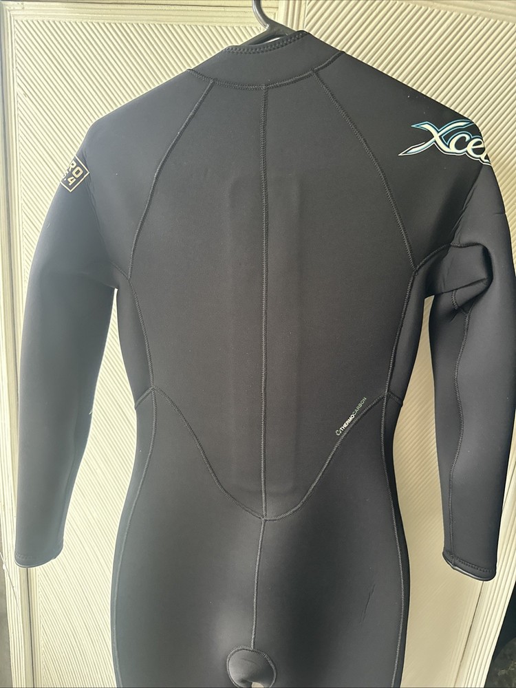 5/4mm Xcel Woman’s Size 8 Dive Suit