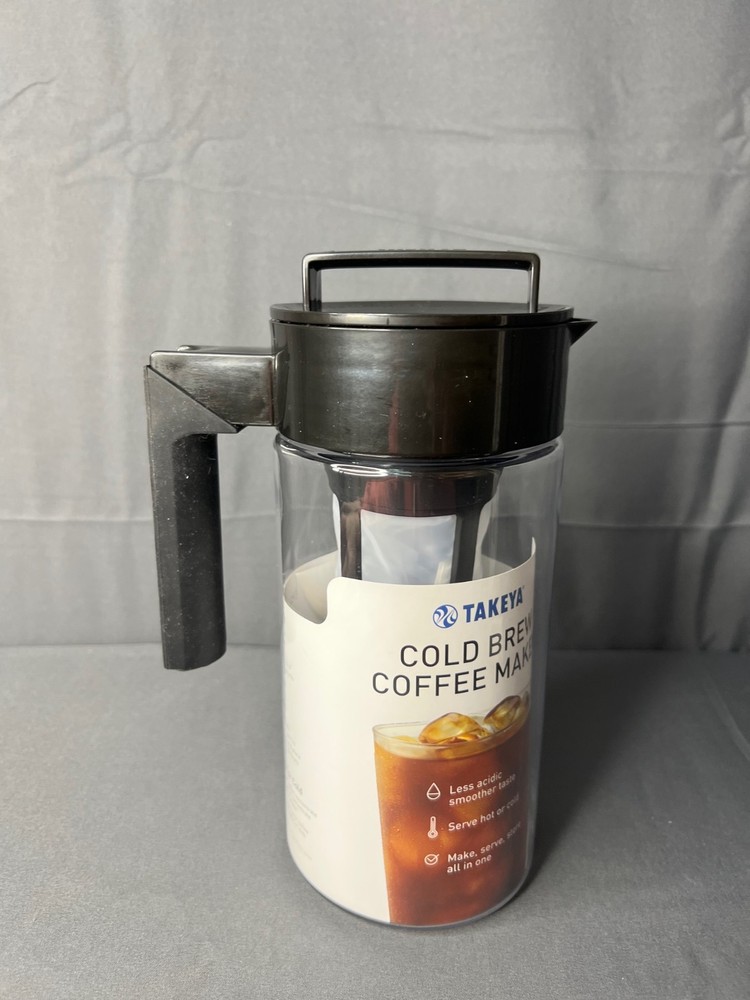 Takeya Cold Brew Coffee Maker with Black Lid Airtight Pitcher NWT