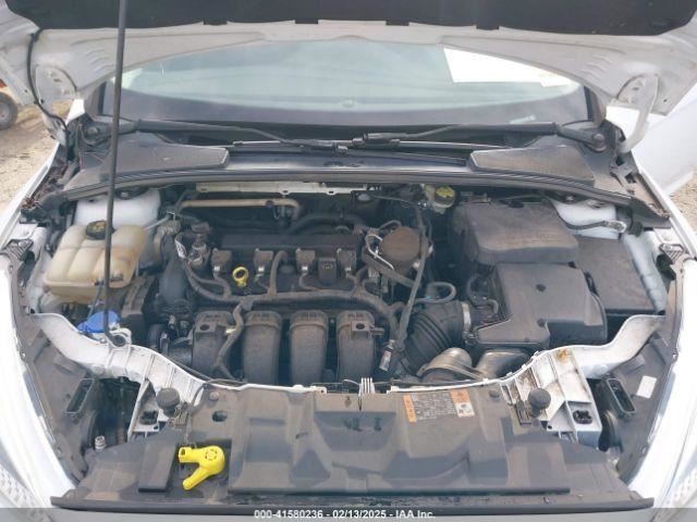 FOCUS 2015 Glove Box 4577676