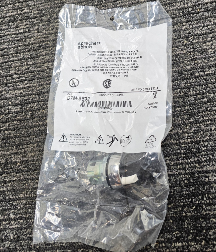 Sprecher & Schuh D7M-SB32 Spring Return Selector Switch Black Replacement