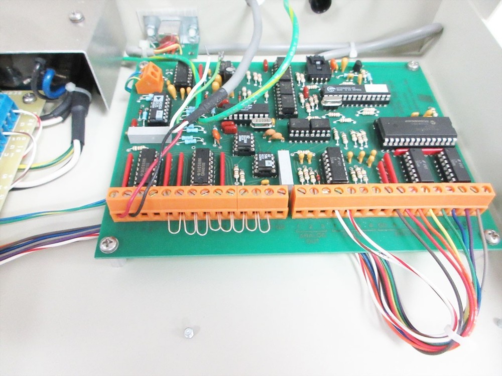 SRI 302 PEAKSIMPLE CHROMATOGRAPHY DATA SYSTEM FOR GC & HPLC CHROMATOGRAPHY