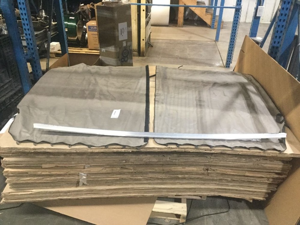 Freightliner CASCADIA GREY SLEEPER OPENING Interior Curtain - Used