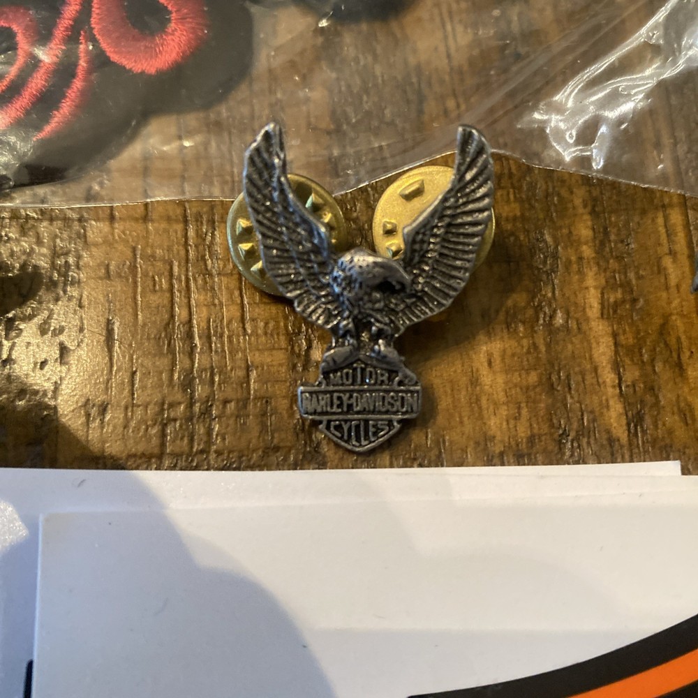 HARLEY-DAVIDSON PATCH AND PIN LOT