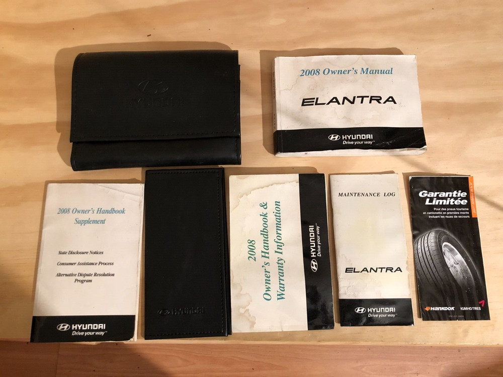 2008 Hyundai, Owner's Manual set + case