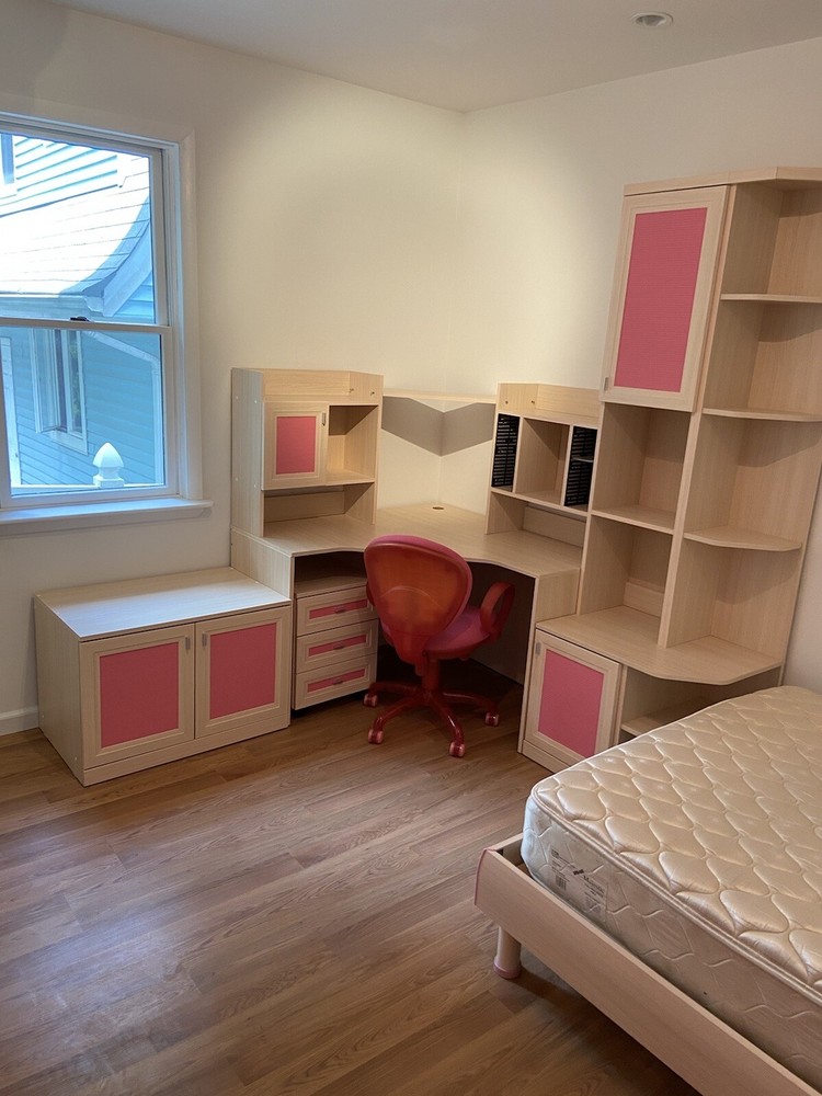 Full Size bedroom set furniture used