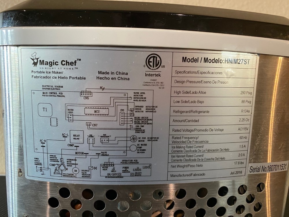 Magic Chef Portable Countertop Ice Maker Model HNIM27ST