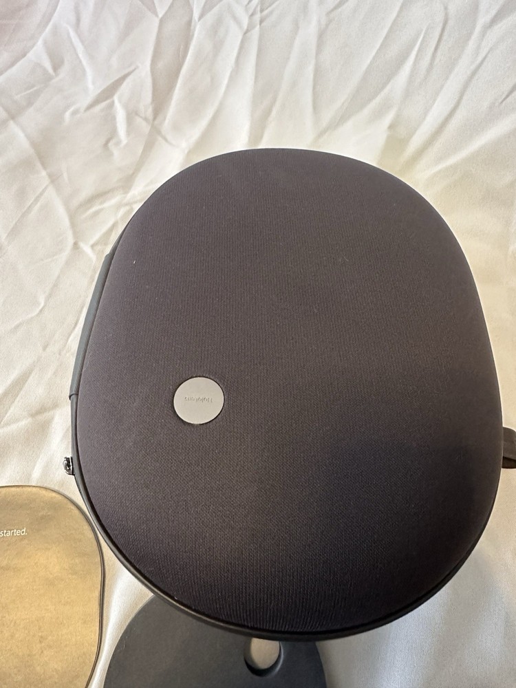 Microsoft HoloLens Developer Edition 1st Generation & Genuine Carry Case