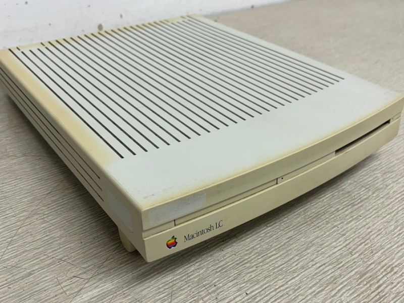 Vintage Apple Macintosh LC M0350 Computer (no power)