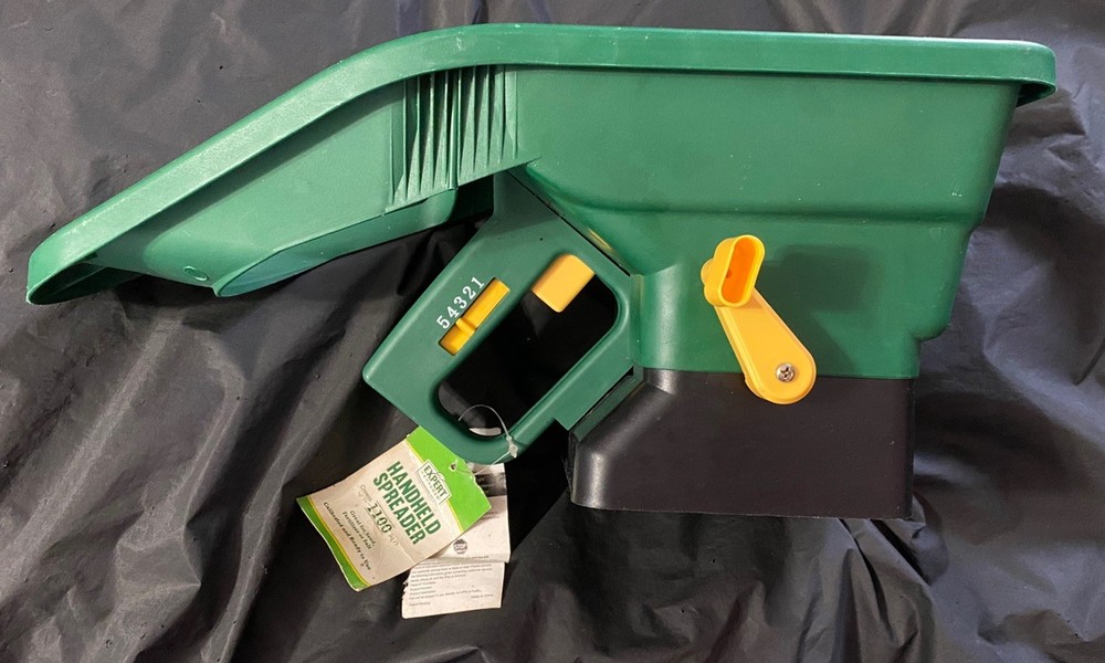 Expert Gardener Handheld Spreader | Grass Seed, Fertilizer, Salt | 1100 sq ft
