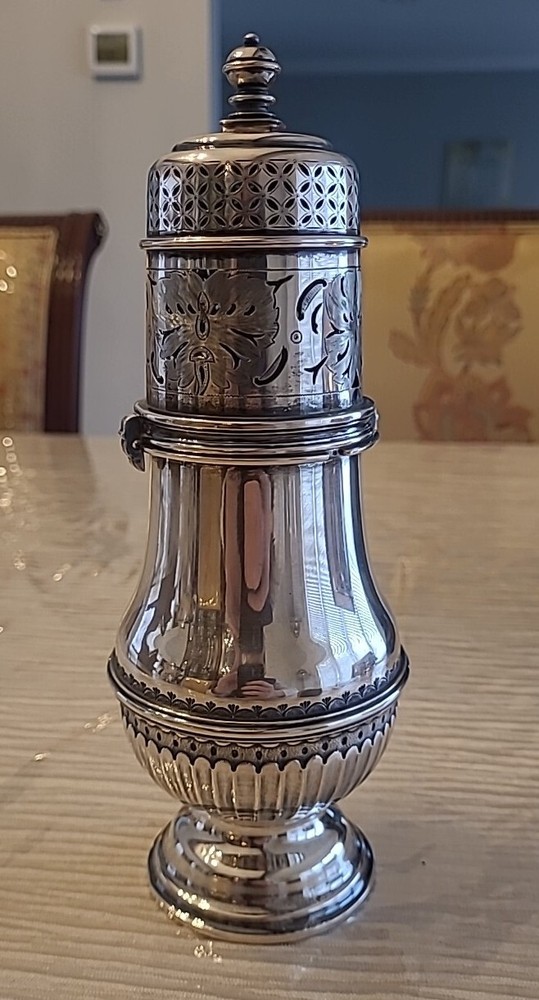 ITALIAN STERLING SILVER MUFFINEER BUCCELLATI STYLE
