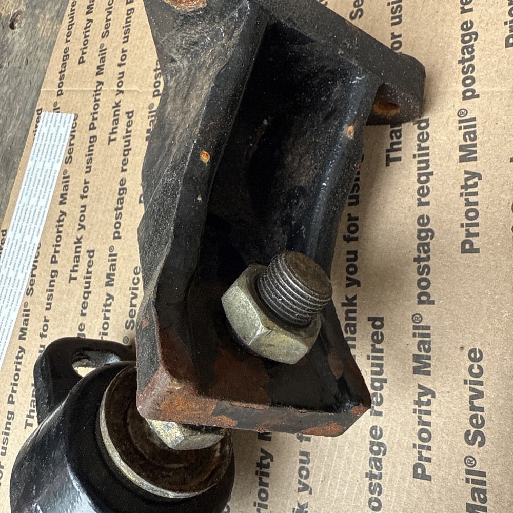 Mercruiser engine mounts (2)