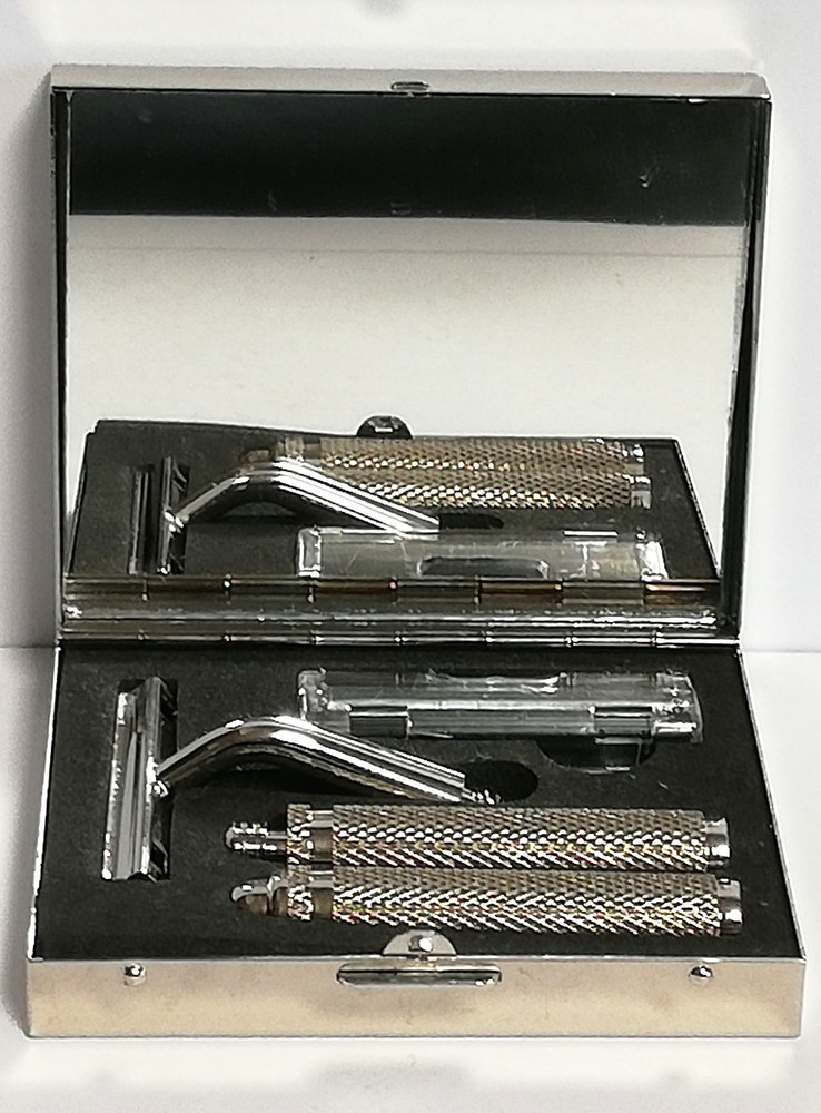 Davidoff Cigarettes Compact Travel Shaving Kit