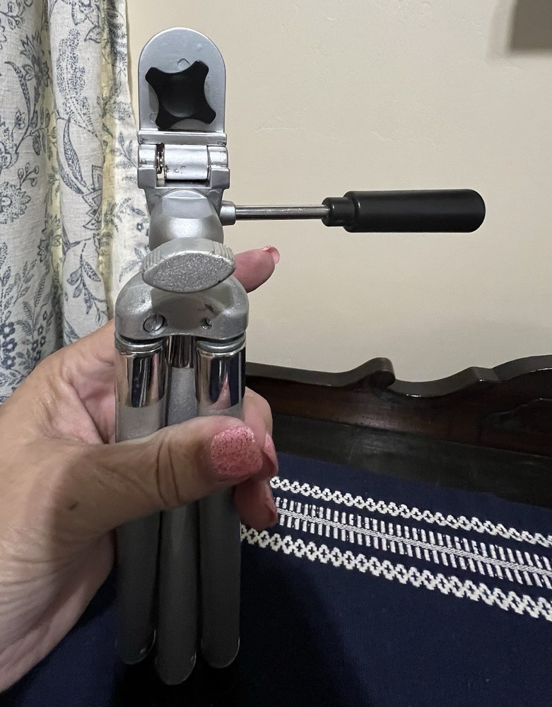 Expandable Collapsible Tripod For Camera UP To 42" High