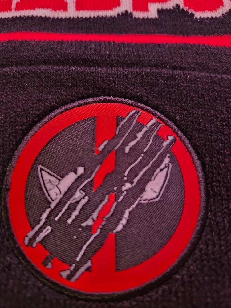 MIP- Marvel Deadpool Slash Logo Beanie (one size fits most )