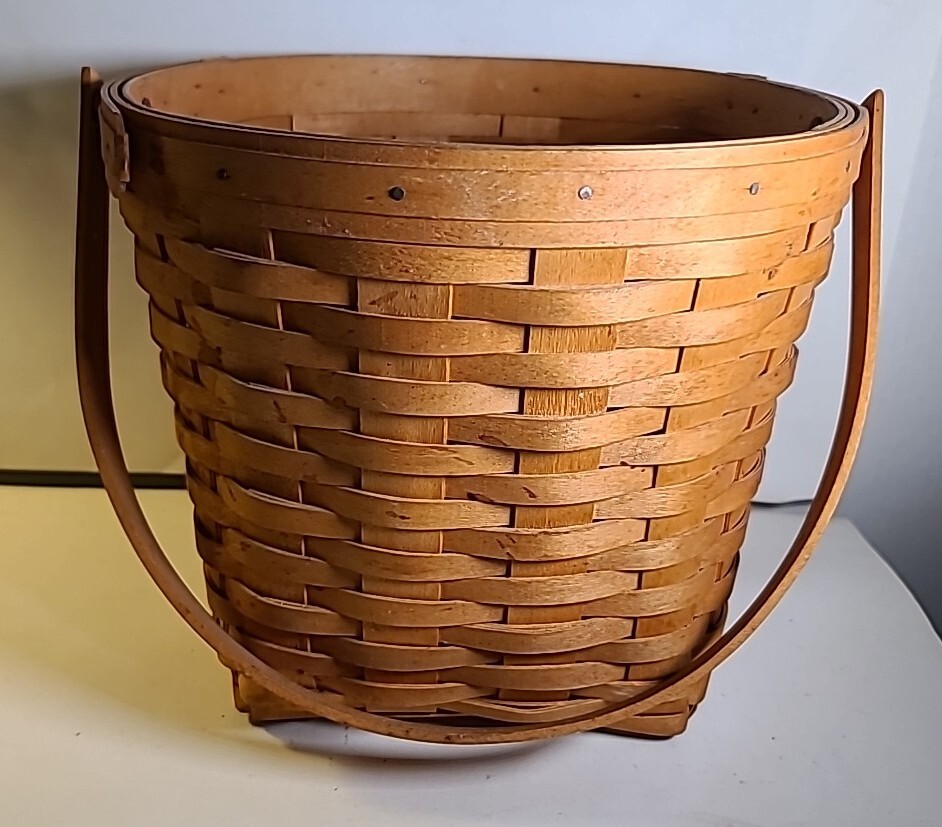 Vintage 2000 Longaberger Handled Basket Medium 10" Diameter X 9" Deep