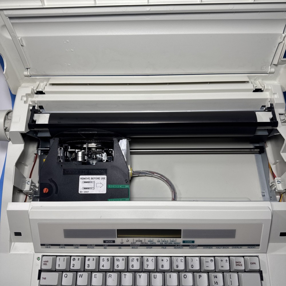 Royal Scriptor II Electronic Typewriter (REFURBISHED BY PRO) EXCELLENT CONDITION