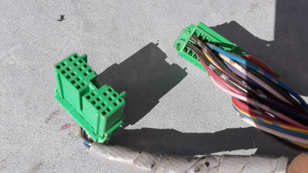 2005 Honda Element EX AT Instrument Cluster Speedometer Wire Harness Tail OEM