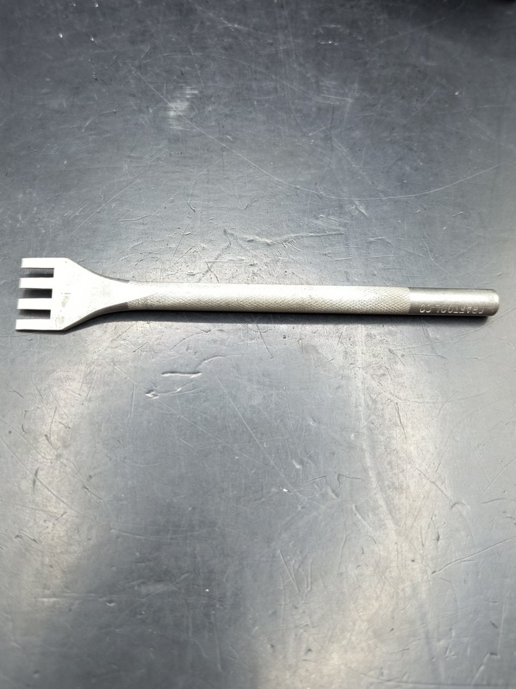 Vintage Craftool Co. Thonging Chisel #484