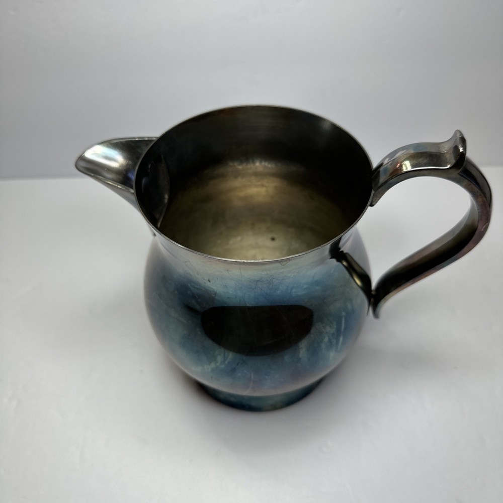Vintage silver plated Pitcher Oneida silversmith. 6.5 Inches