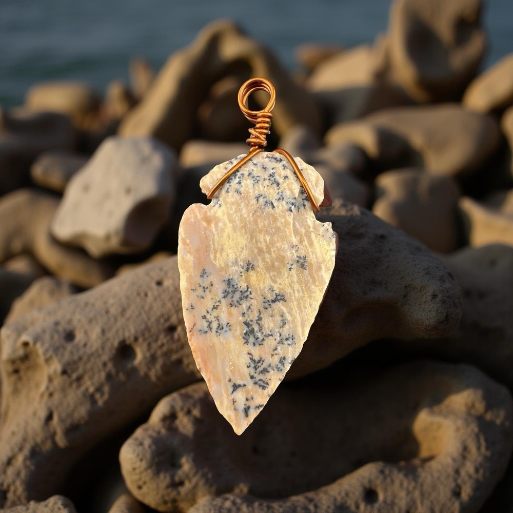 Absolutely, Stunning Native American Arrowhead #112