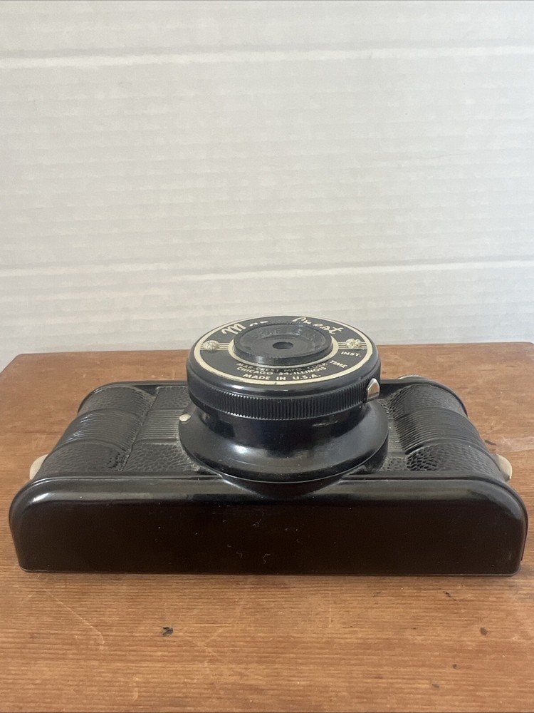 Vintage Mar-Crest Camera Plastic Camera, Untested