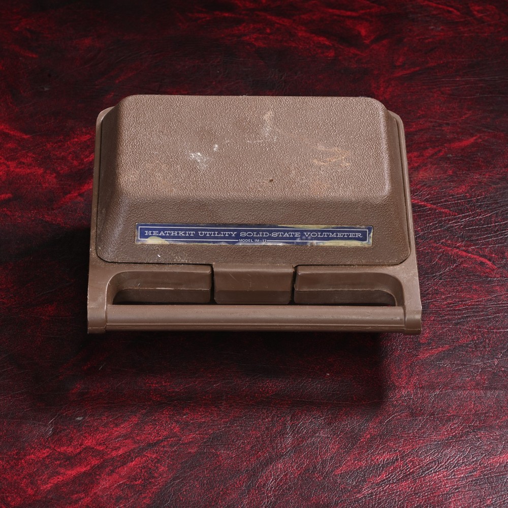 Vintage Heathkit Utility Solid State Voltmeter Model IM-17 in Original Case