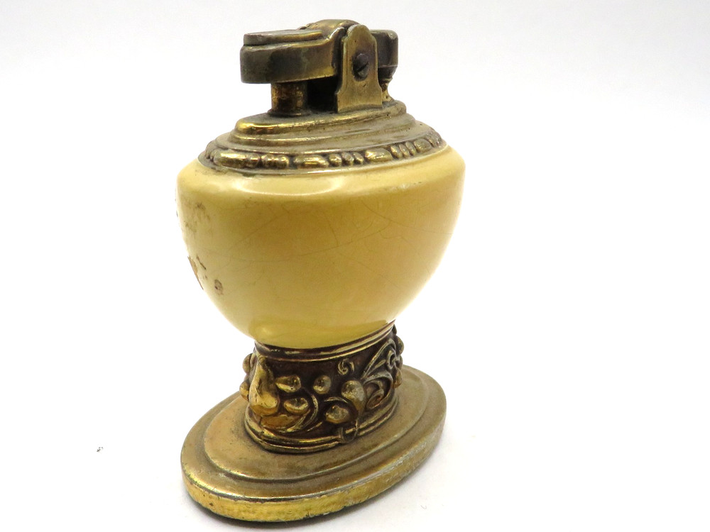 VINTAGE CERAMIC "LEONA" RONSON TABLE LIGHTER - BEEN FIRED - SELLING AS IS**