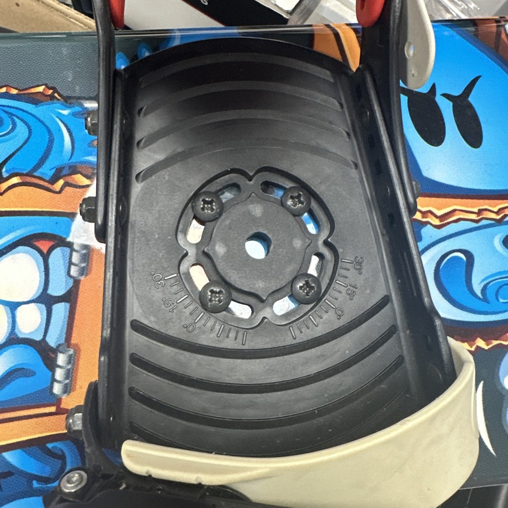 World Industries 121cm Snowboard Everest Bindings