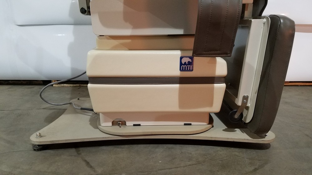 MTI Programmable Podiatry Chair With Foot Control