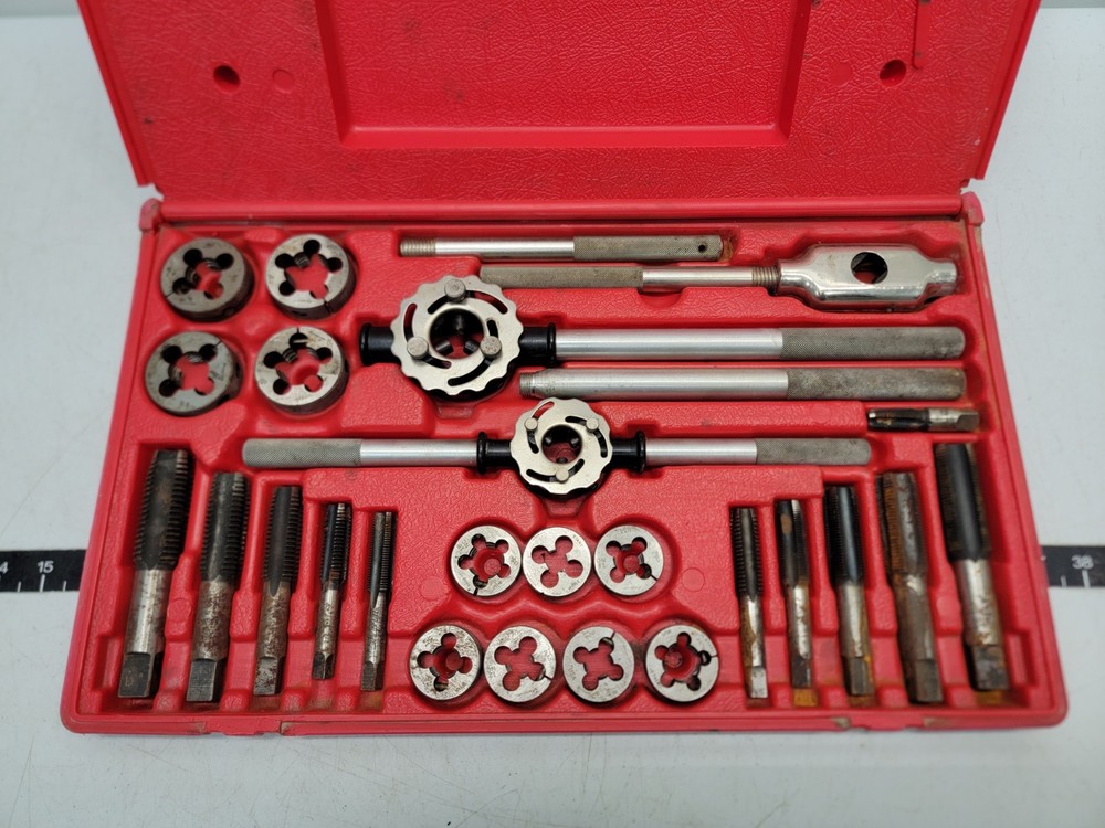 Snap-on Tools Tap and Die Set SAE